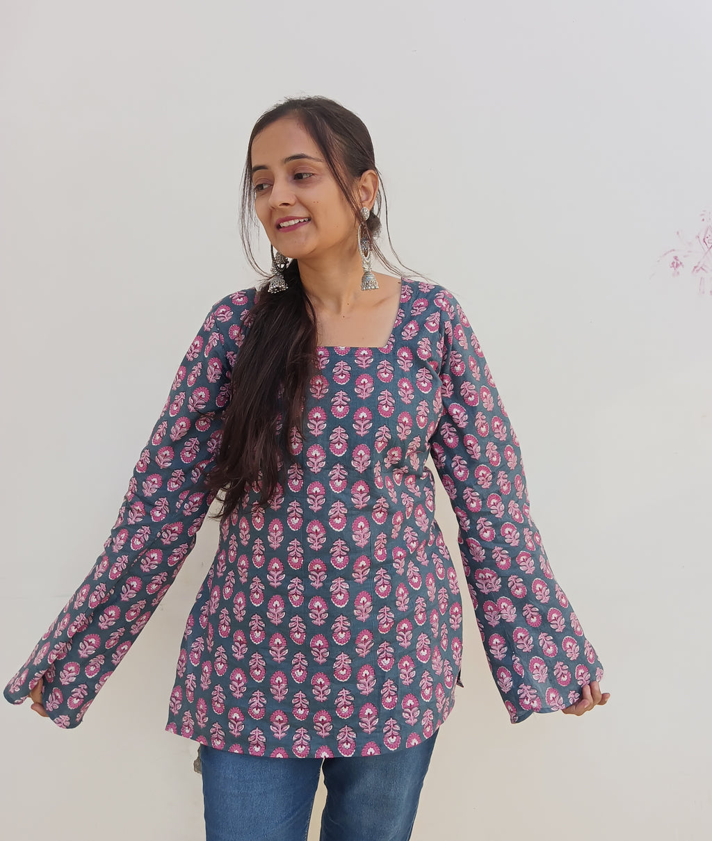 Square neck kurti