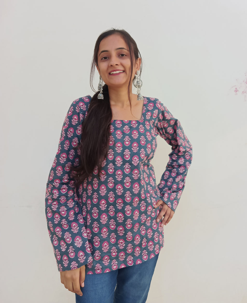 Square neck kurti