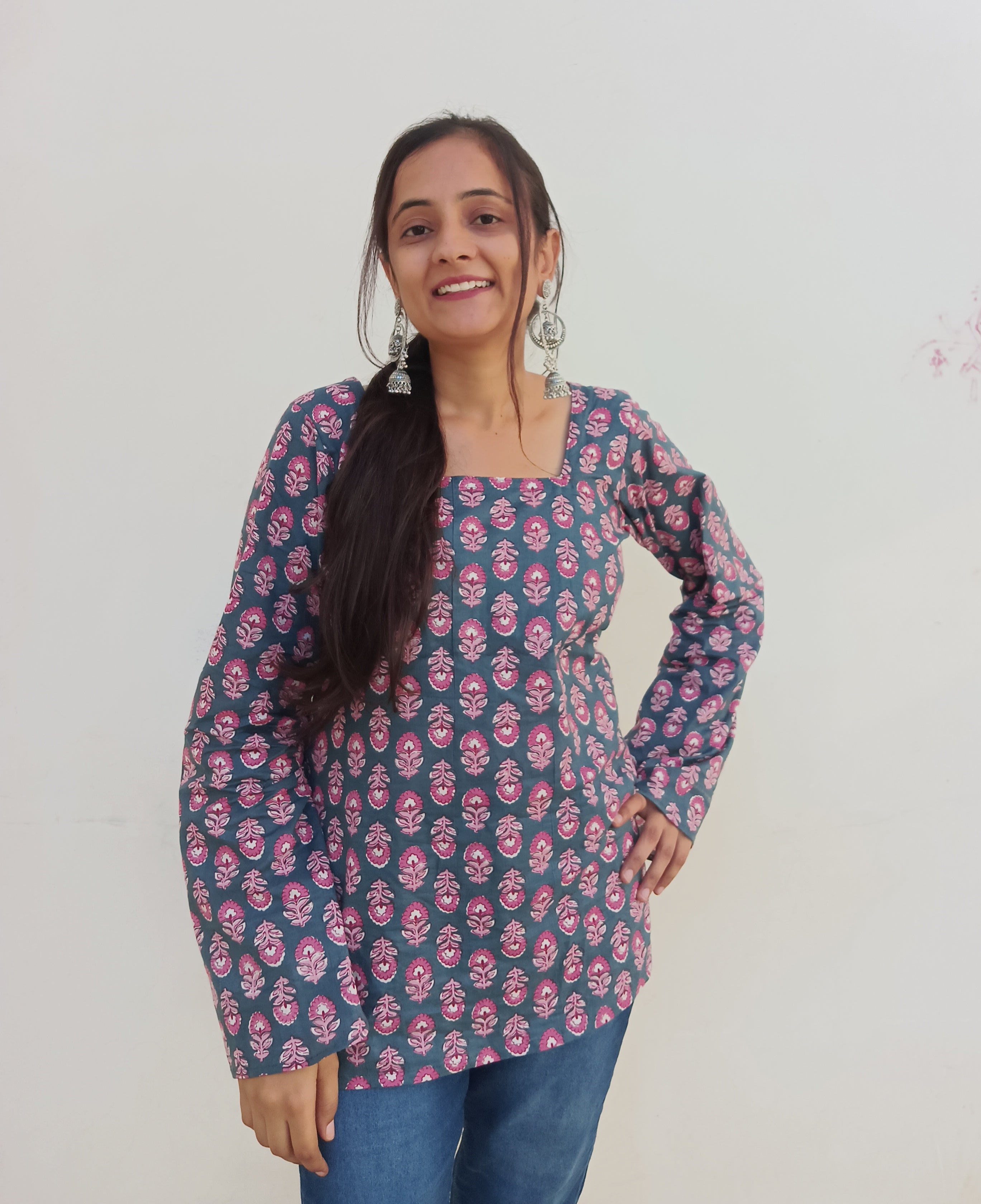 Square neck kurti